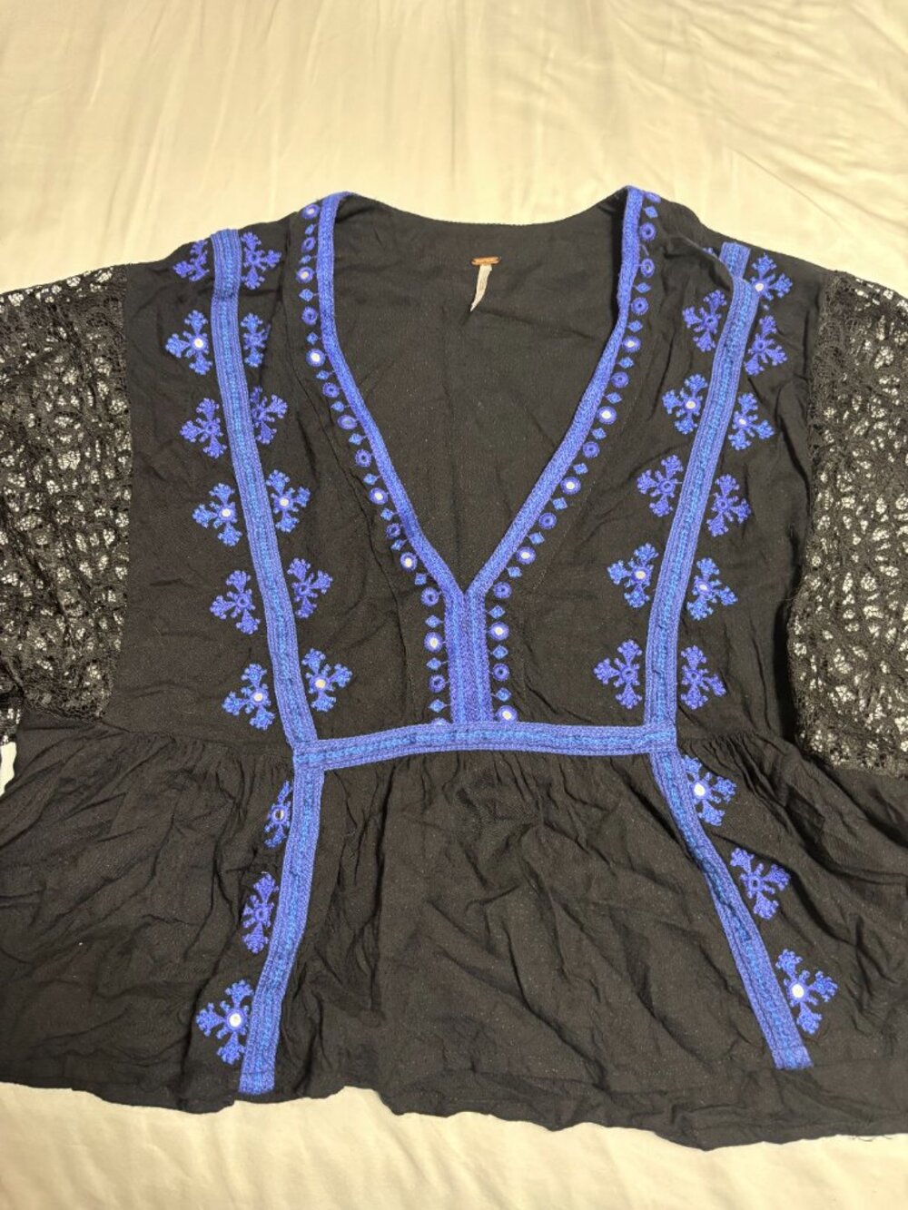 Free People Black & Blue Embroidered Peasant Boho Peplum Blouse Top Lace Size M - Picture 3 of 10